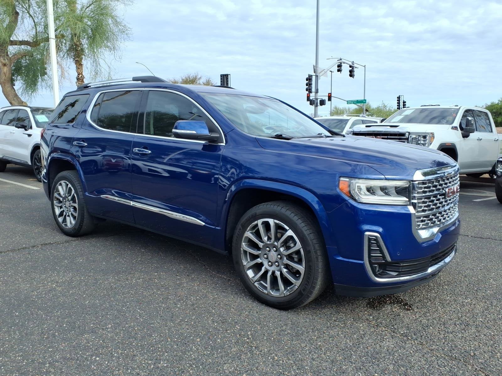 2023 GMC Acadia Denali