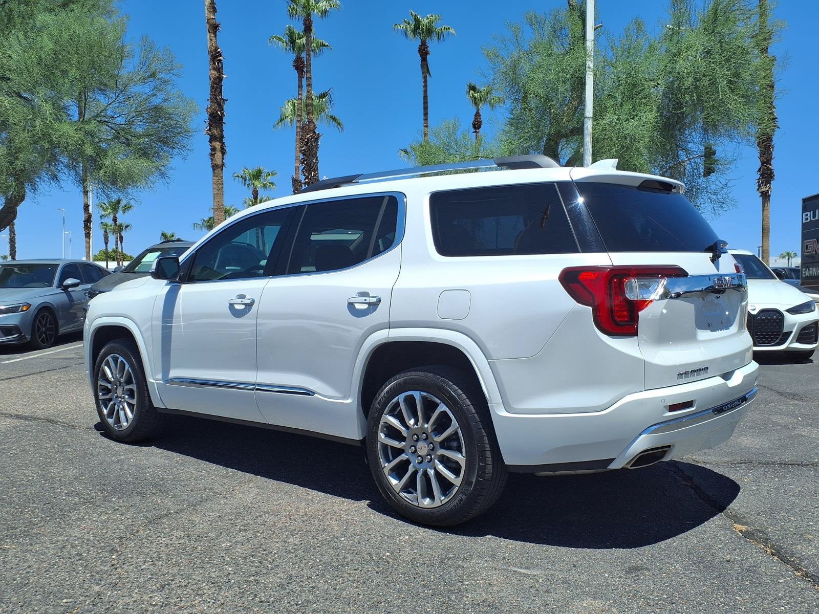 2023 GMC Acadia Denali
