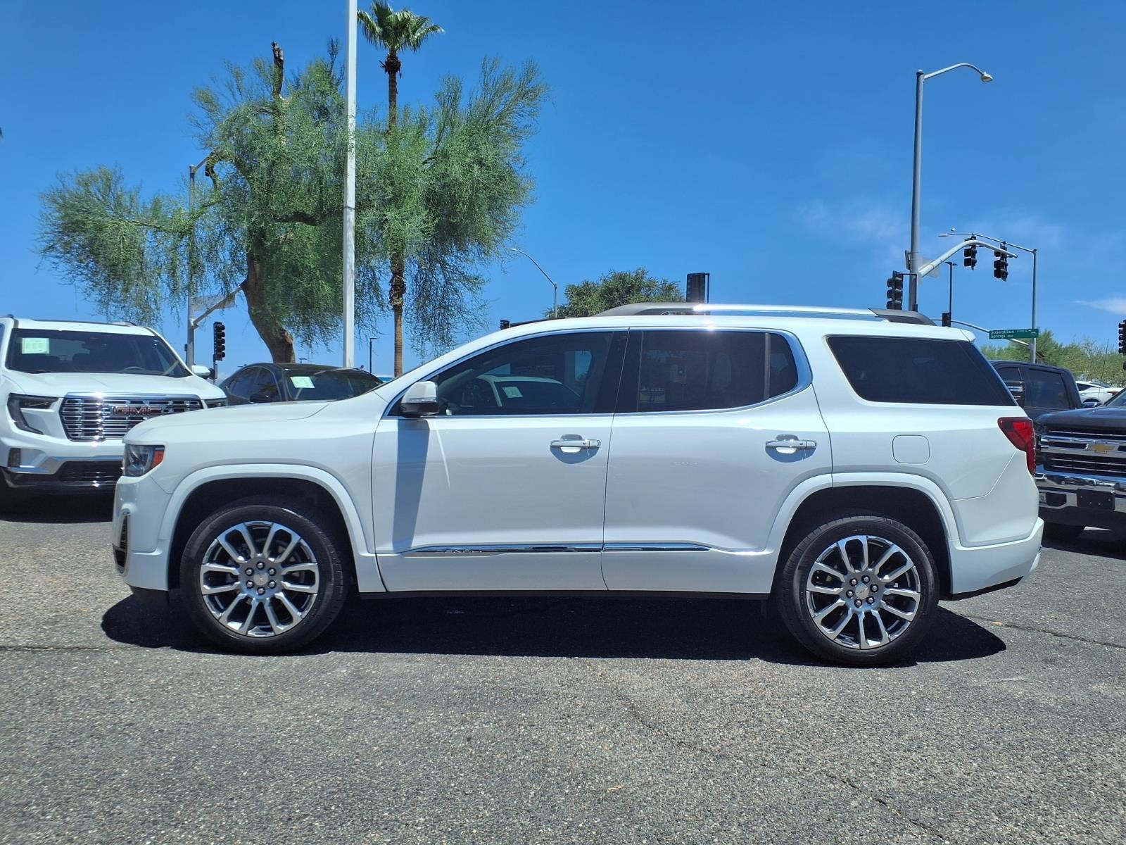 2023 GMC Acadia Denali
