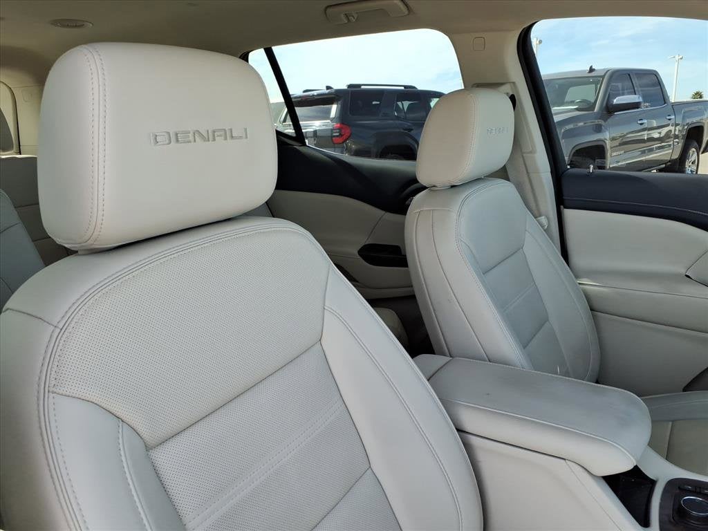 2022 GMC Acadia Denali