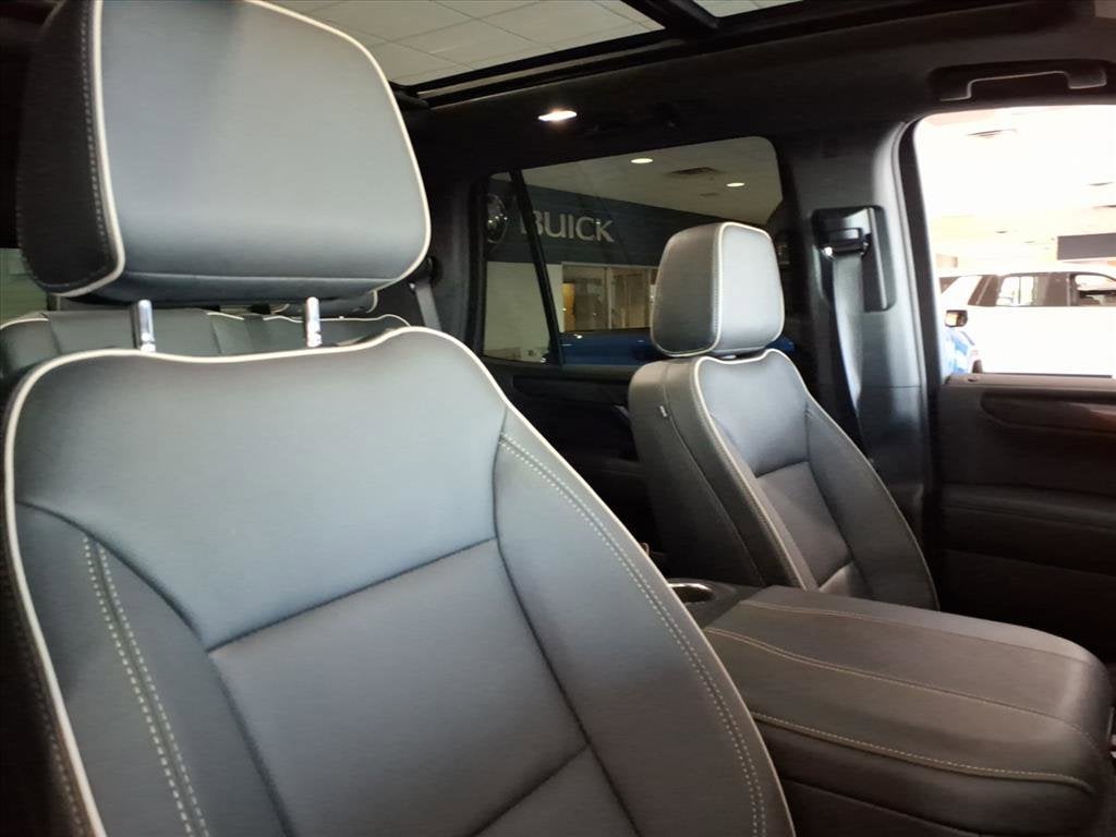 2025 GMC Yukon Elevation