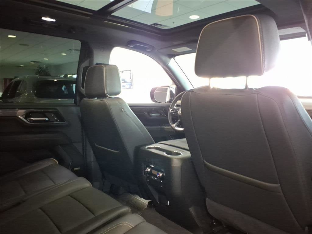 2025 GMC Yukon Elevation