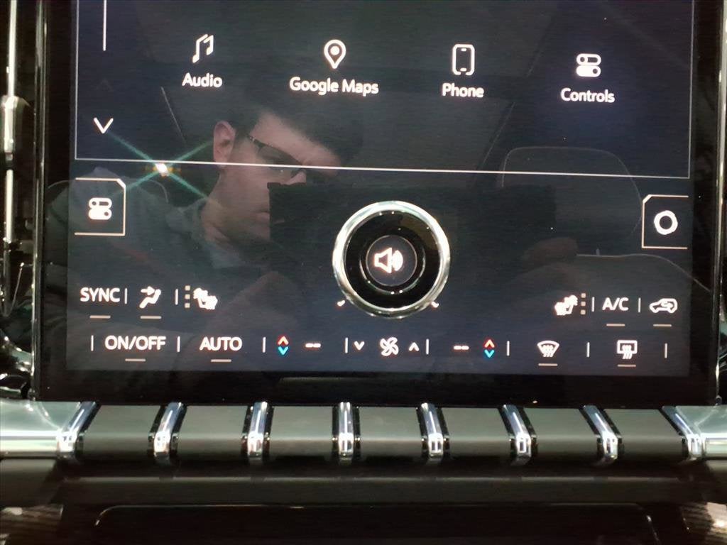 2025 GMC Yukon Elevation