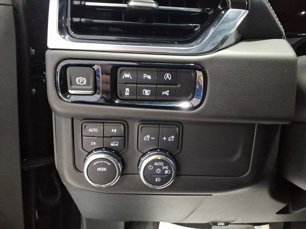 2025 GMC Yukon Elevation