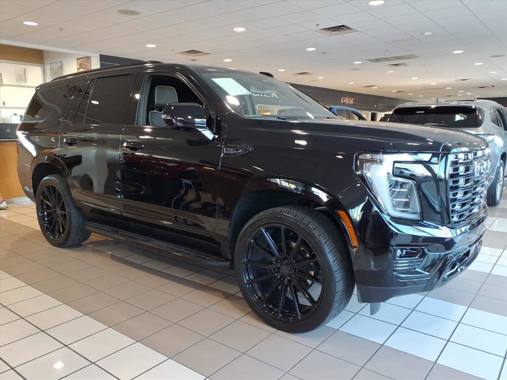 2025 GMC Yukon Elevation