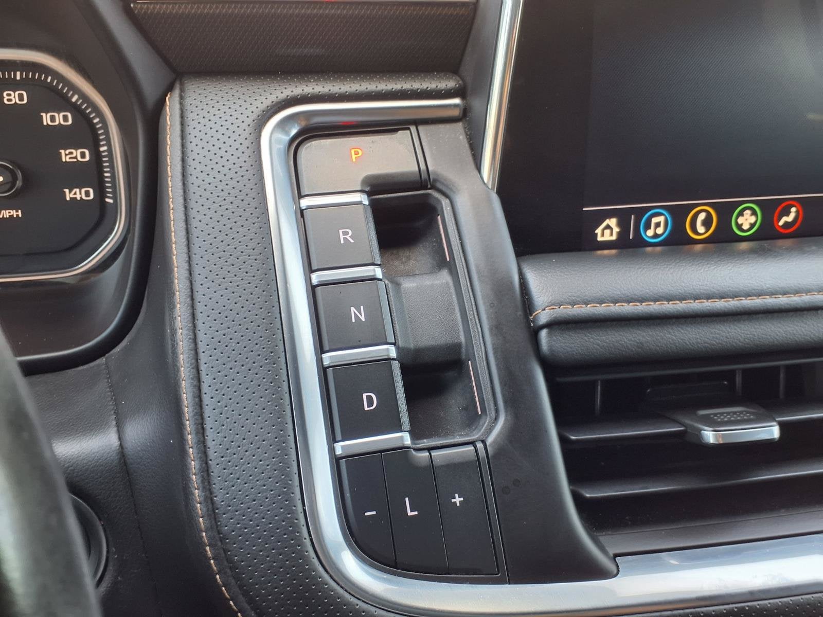 2021 GMC Yukon XL AT4