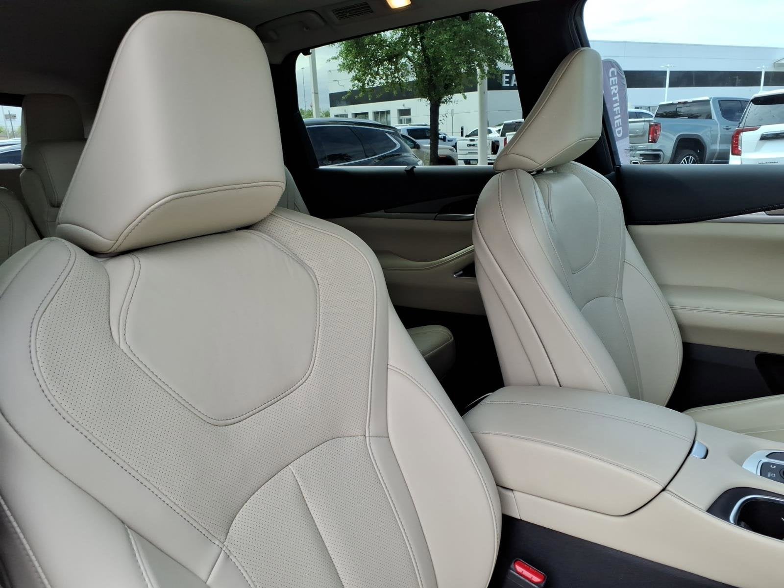 2025 INFINITI QX60 LUXE