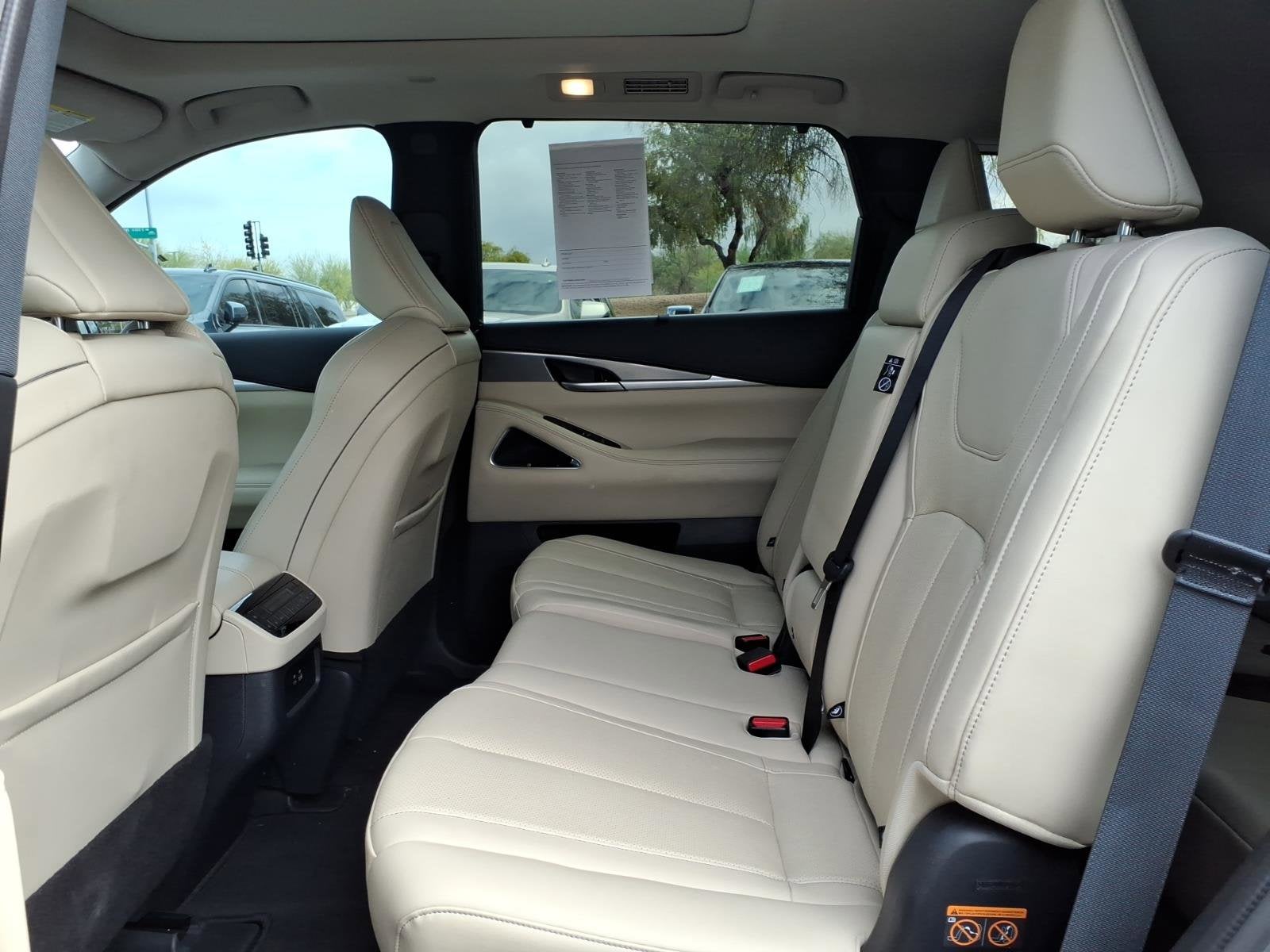 2025 INFINITI QX60 LUXE