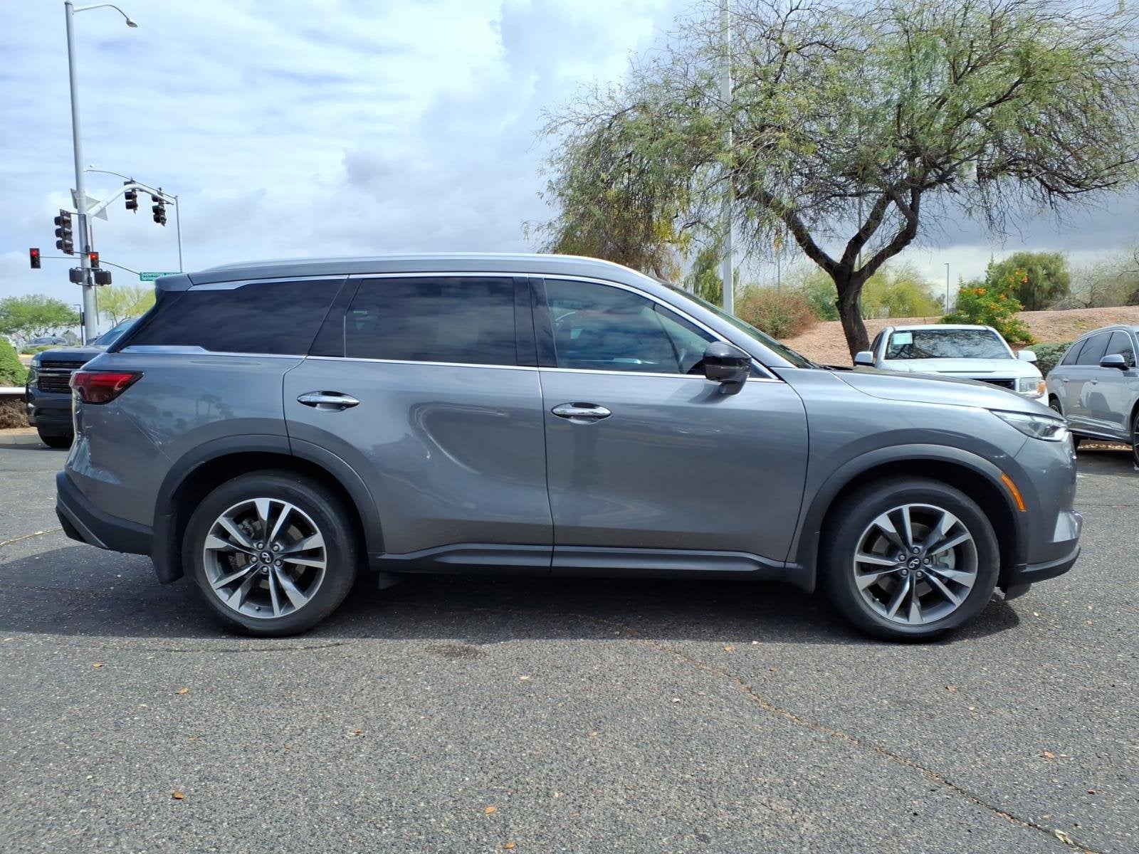 2025 INFINITI QX60 LUXE