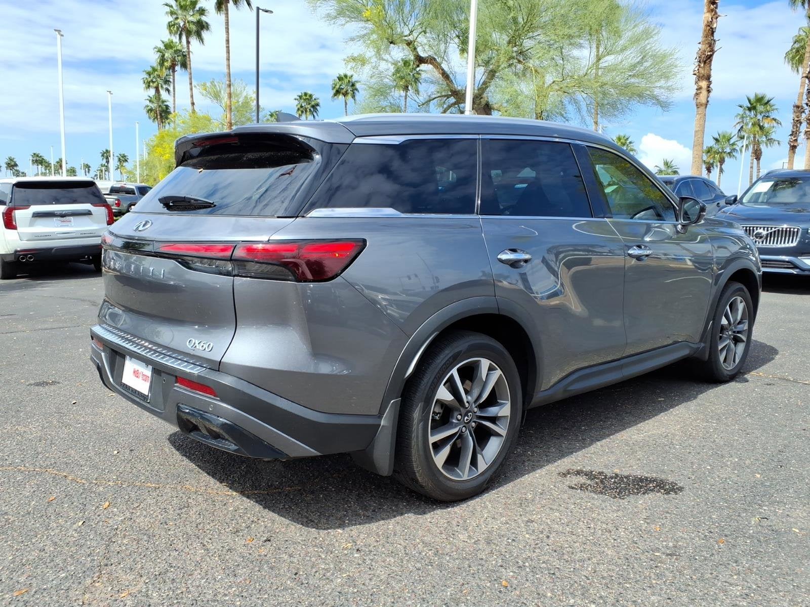 2025 INFINITI QX60 LUXE