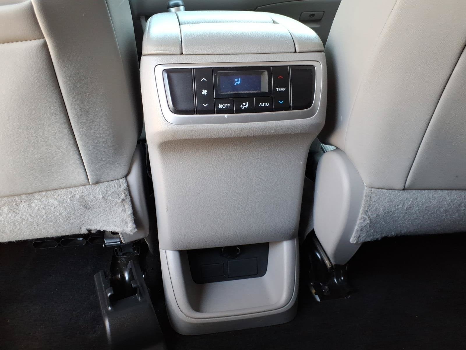 2015 Toyota Highlander LE