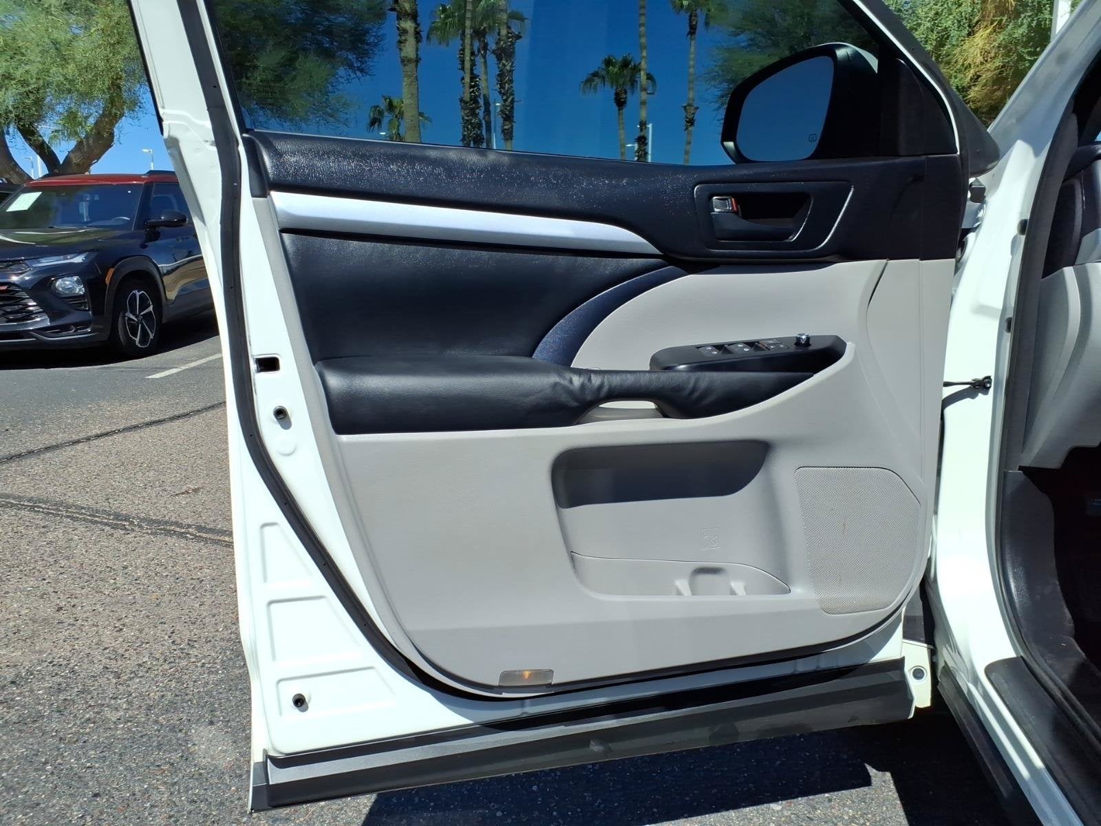 2015 Toyota Highlander LE