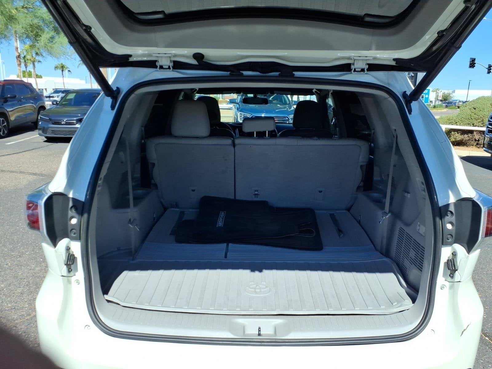2015 Toyota Highlander LE