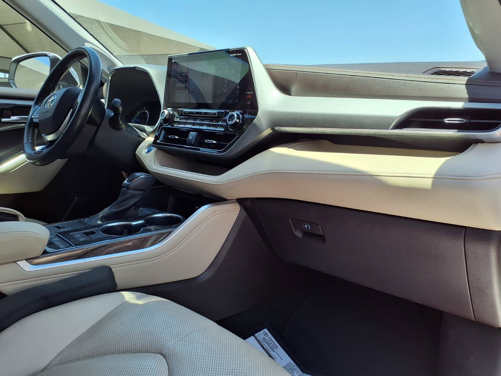 2021 Toyota Highlander Hybrid Platinum