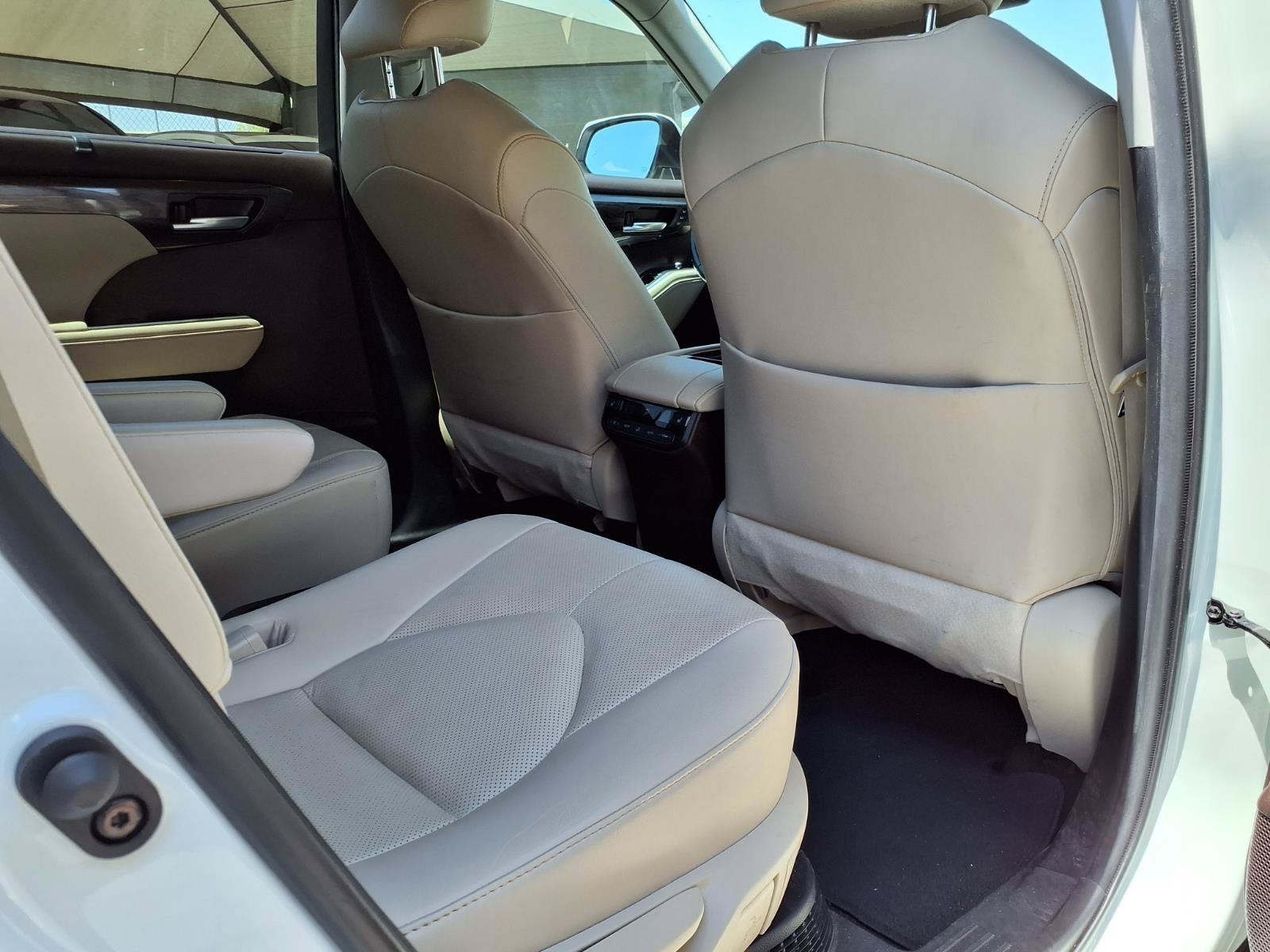 2021 Toyota Highlander Hybrid Platinum