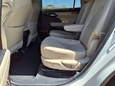 2021 Toyota Highlander Hybrid Platinum