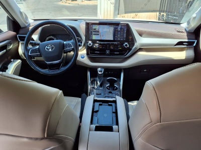 2021 Toyota Highlander Hybrid Platinum