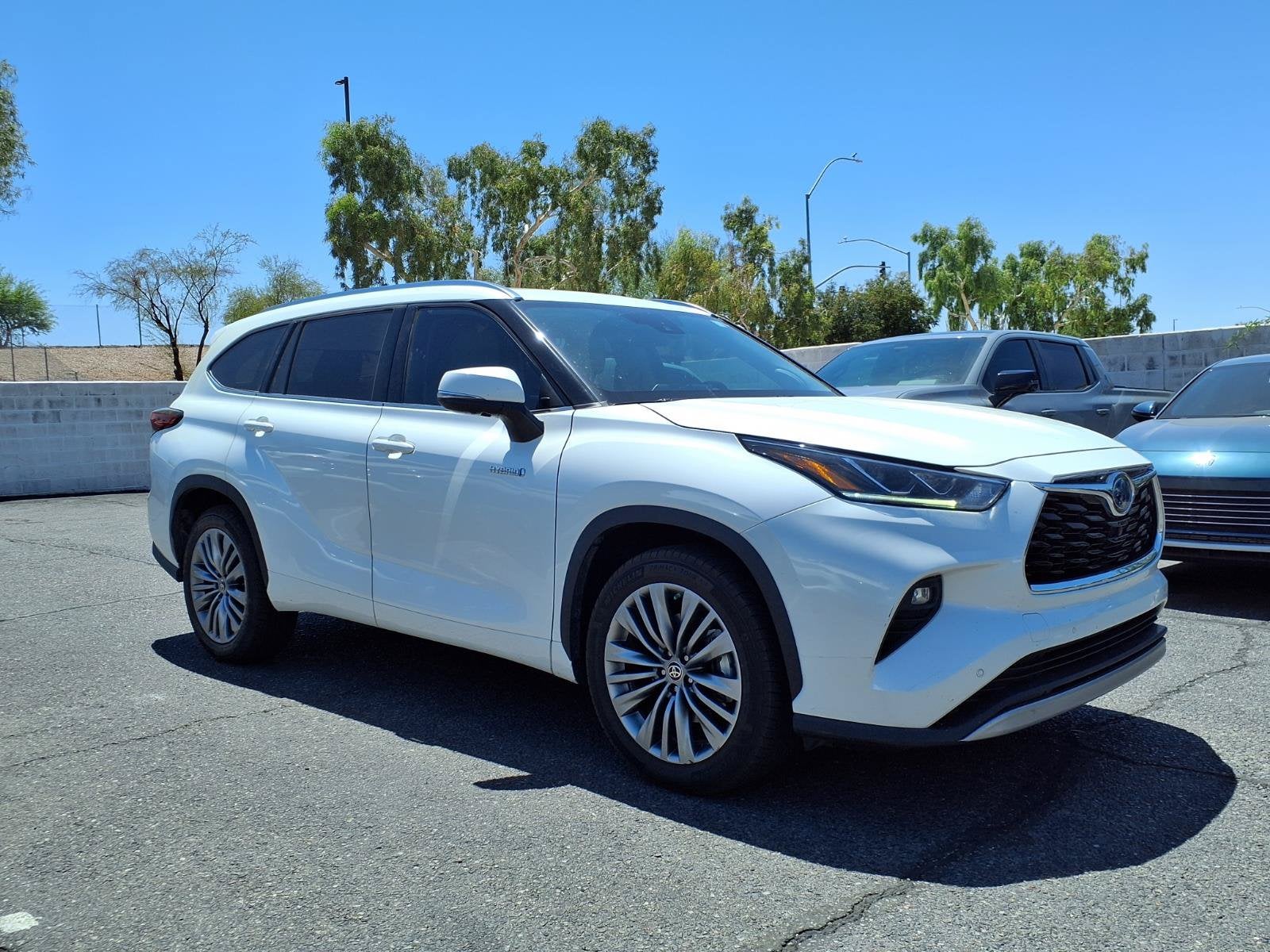 2021 Toyota Highlander Hybrid Platinum