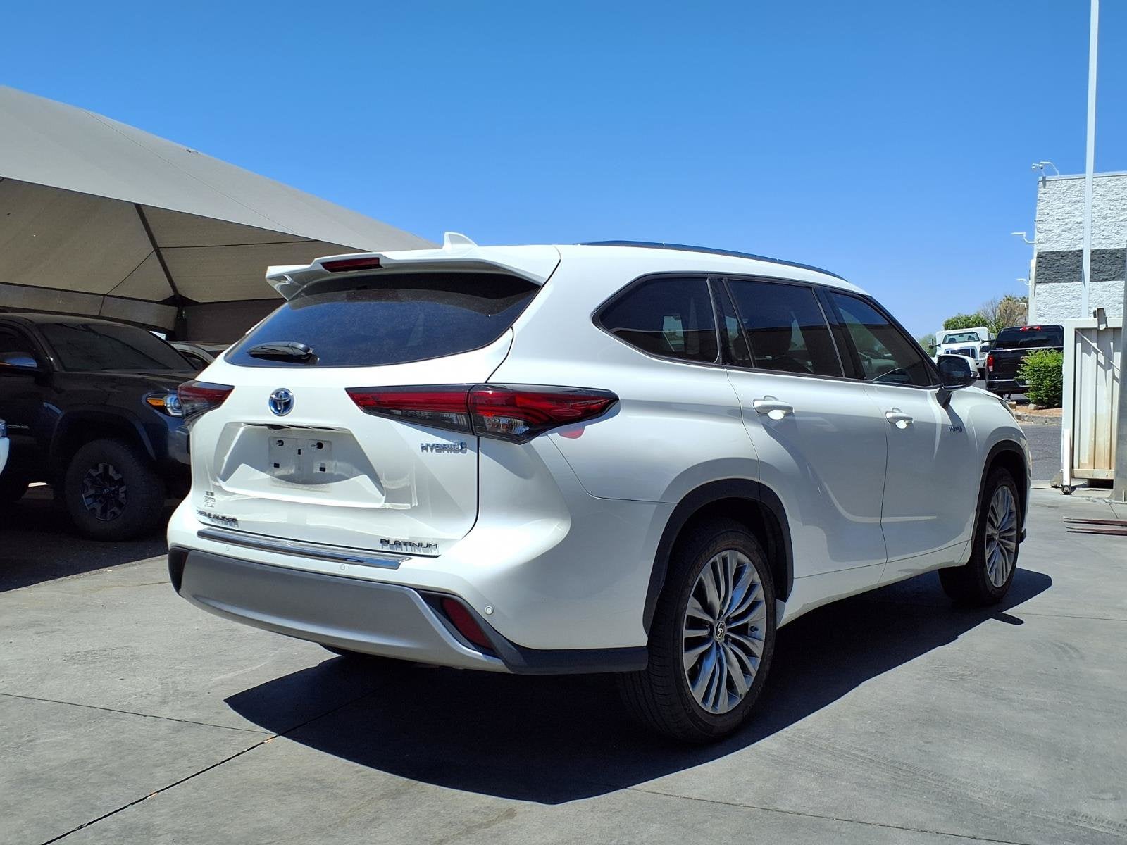 2021 Toyota Highlander Hybrid Platinum