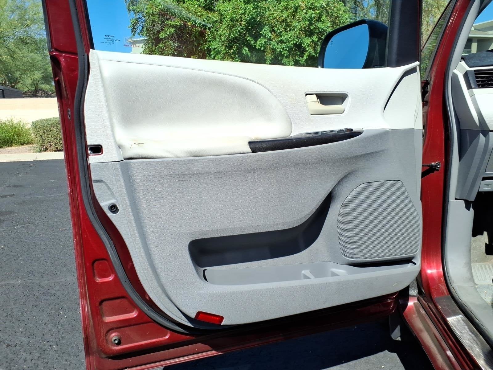 2013 Toyota Sienna LE AAS