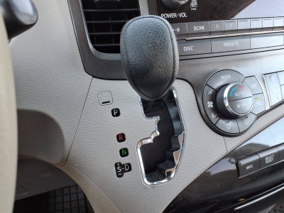 2013 Toyota Sienna LE AAS