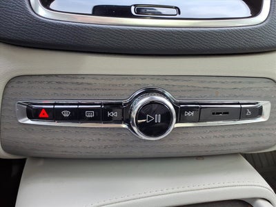 2025 Volvo XC90 Plug-In Hybrid Plus